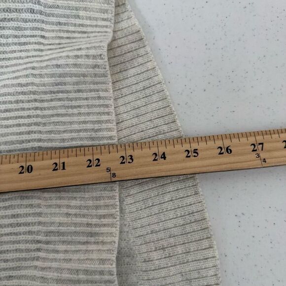 Calvin Klein Jeans Women’s Ribbed Sweater Size Large Round Neck Knit Style - Picture 9 of 11